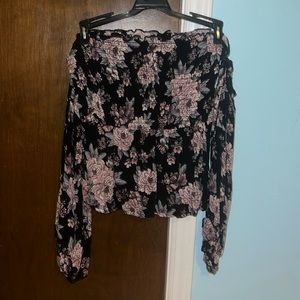 Medium American Eagle off the shoulder blouse
